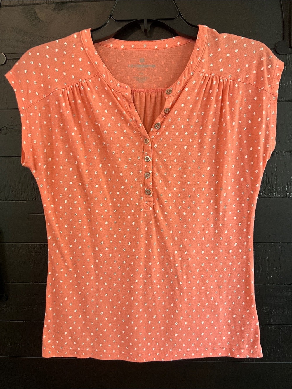 Women’s Coral Button-Front Cap Sleeve Top